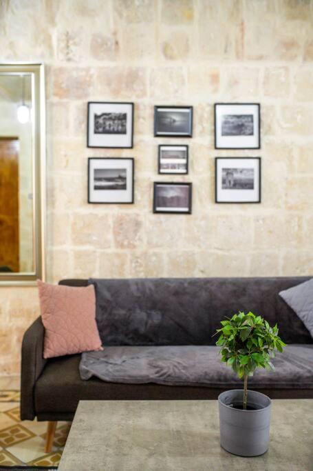 Chic, Stylish & Spacious Flat In Central La Valletta Esterno foto